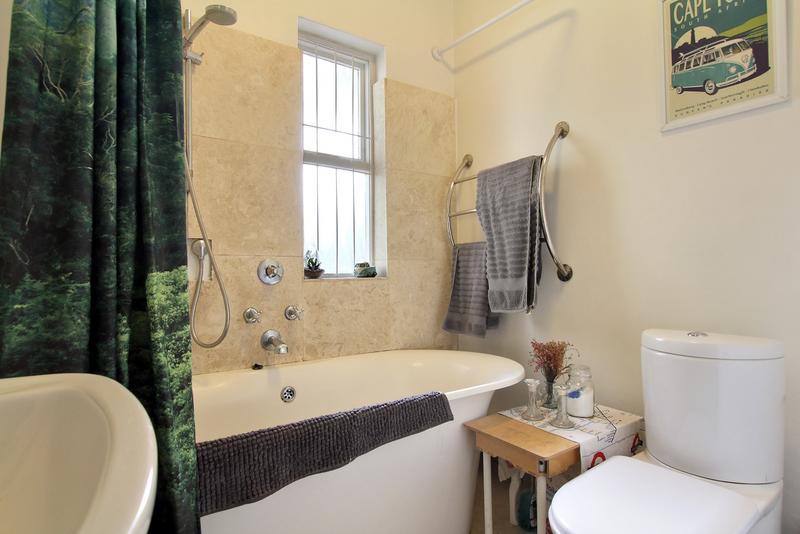 To Let 1 Bedroom Property for Rent in Green Point Western Cape